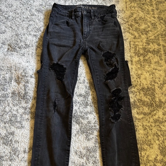 American Eagle Super Skinny Ripped Front and Back Black Jeans Size: 2 Regular - Picture 2 of 5